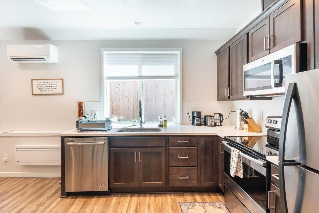 Walkable Apt Next To Restaurants, Bars, And Shops! 포틀랜드 외부 사진