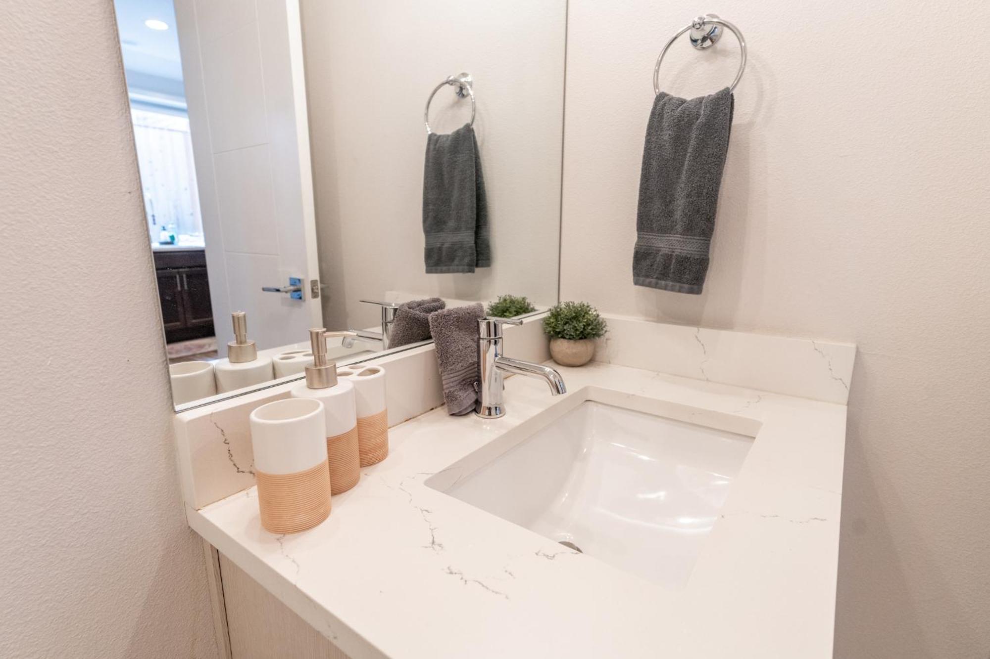 Walkable Apt Next To Restaurants, Bars, And Shops! 포틀랜드 외부 사진